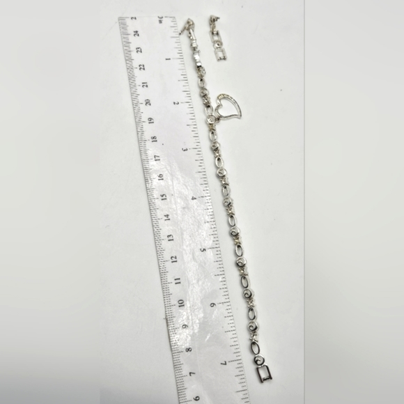 🔸️RESERVED🔸️ AVON Silver Tone Rhinestone Heart Charm Bracelet with Extension - Picture 3 of 3